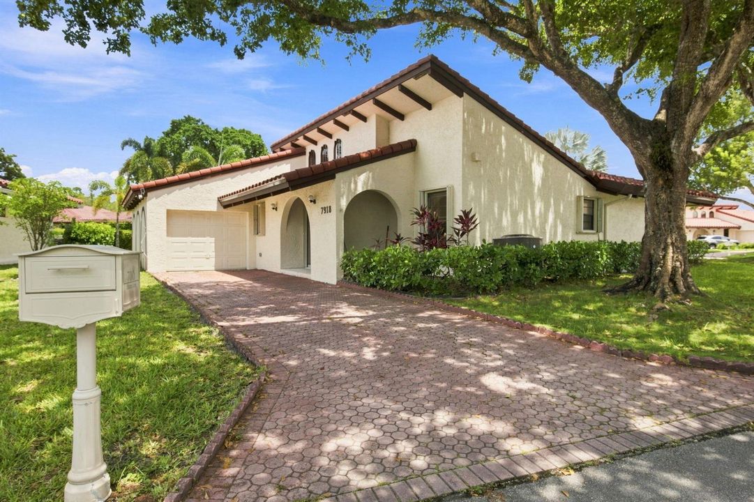 7918 HIBISCUS CIR 2