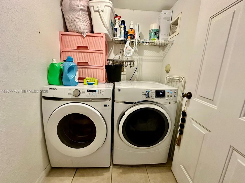 En Renta: $3,900 (4 camas, 2 baños, 2214 Pies cuadrados)