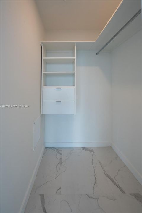 В аренду: $2,900 (1 спален, 1 ванн, 560 Квадратных фут)
