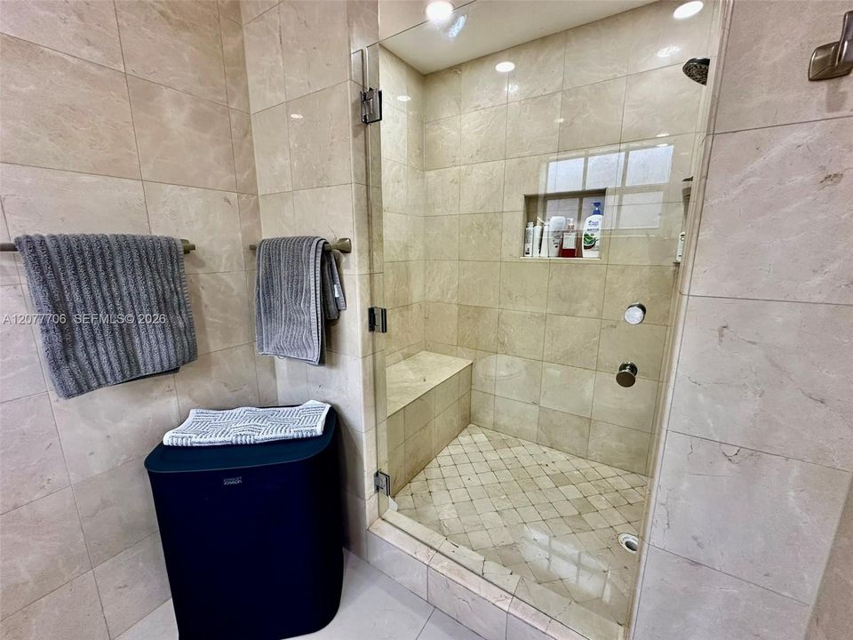 На продажу: $690,000 (3 спален, 2 ванн, 1702 Квадратных фут)