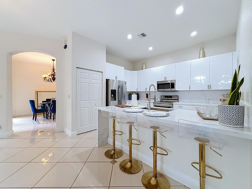 6657 Lurais Drive-33