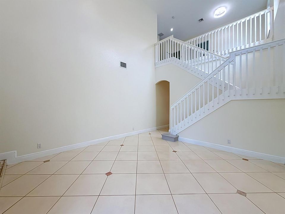 6657 Lurais Drive-23
