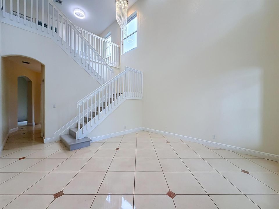 6657 Lurais Drive-20