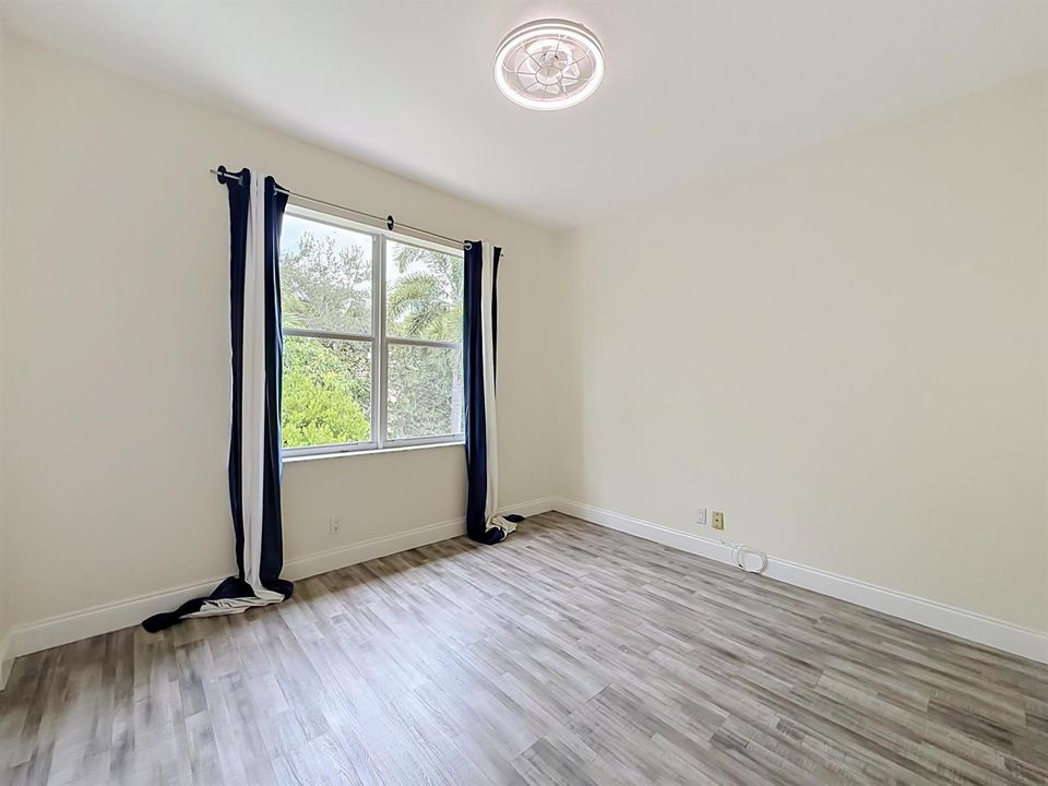 6657 Lurais Drive-63