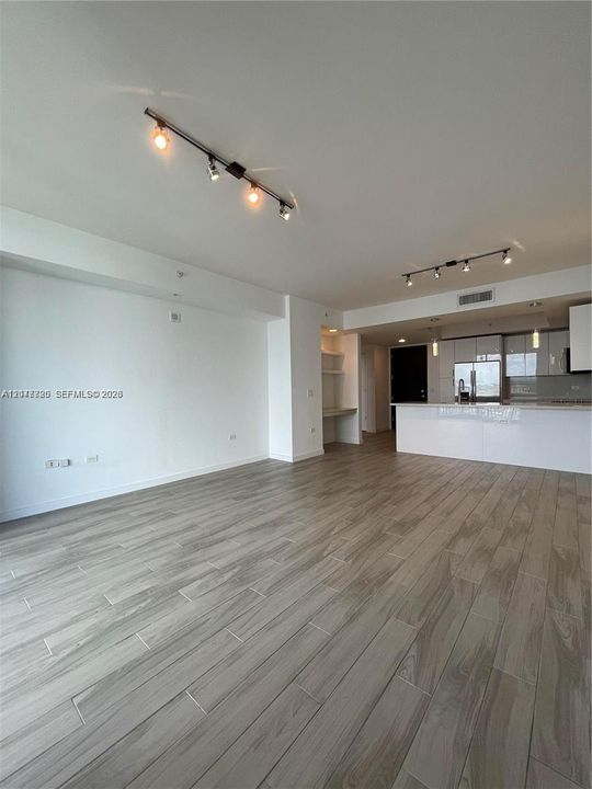 В аренду: $3,600 (1 спален, 1 ванн, 819 Квадратных фут)