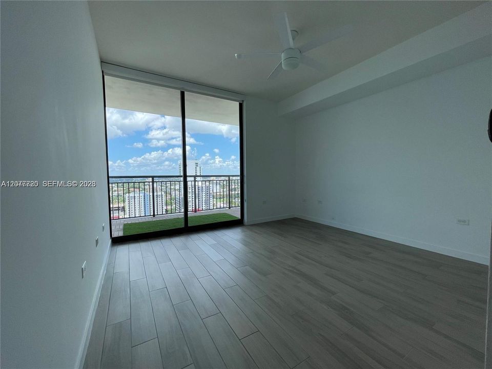 В аренду: $3,600 (1 спален, 1 ванн, 819 Квадратных фут)
