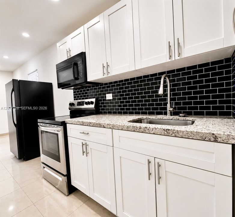 For Rent: $1,295 (0 beds, 1 baths, 500 Square Feet)