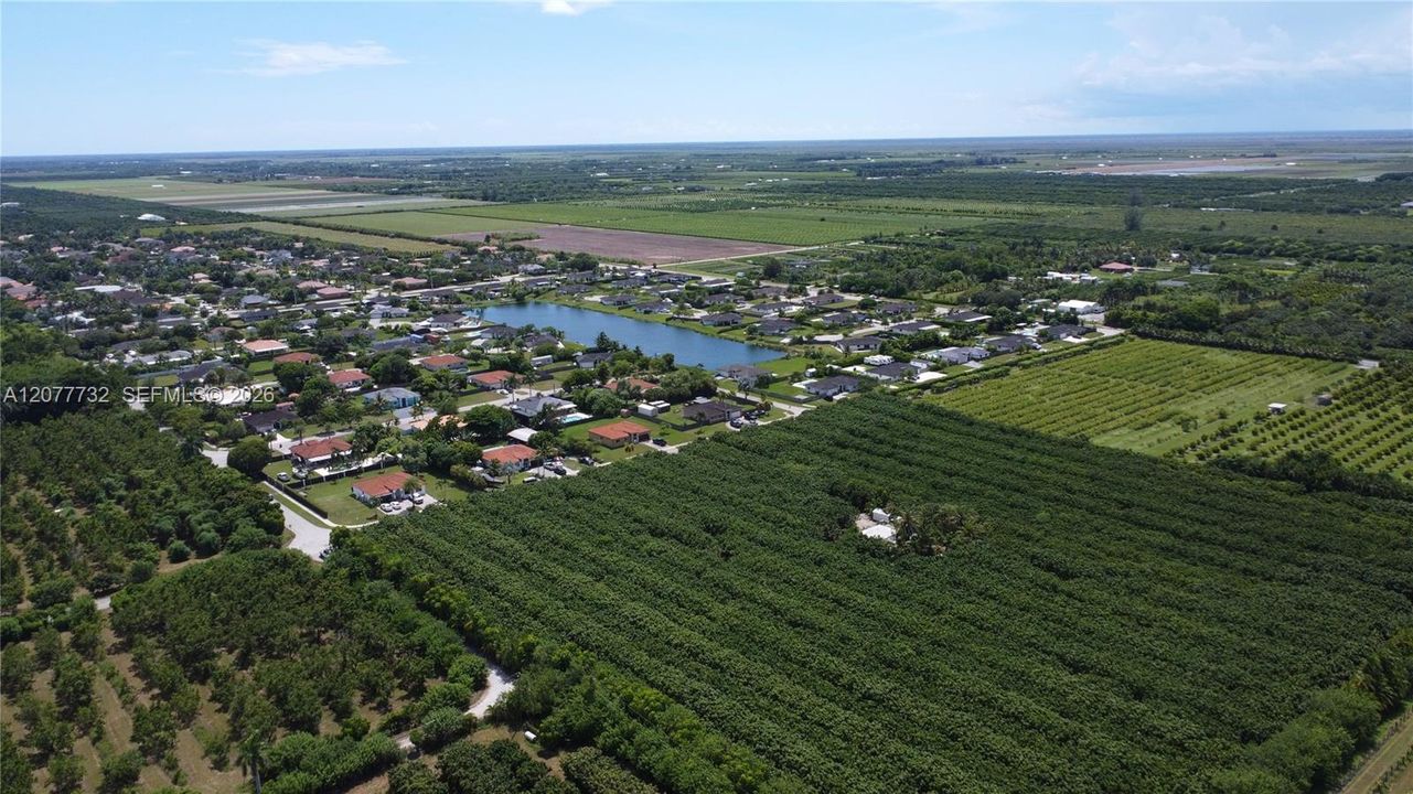 待售: $2,000,000 (10.00 acres)