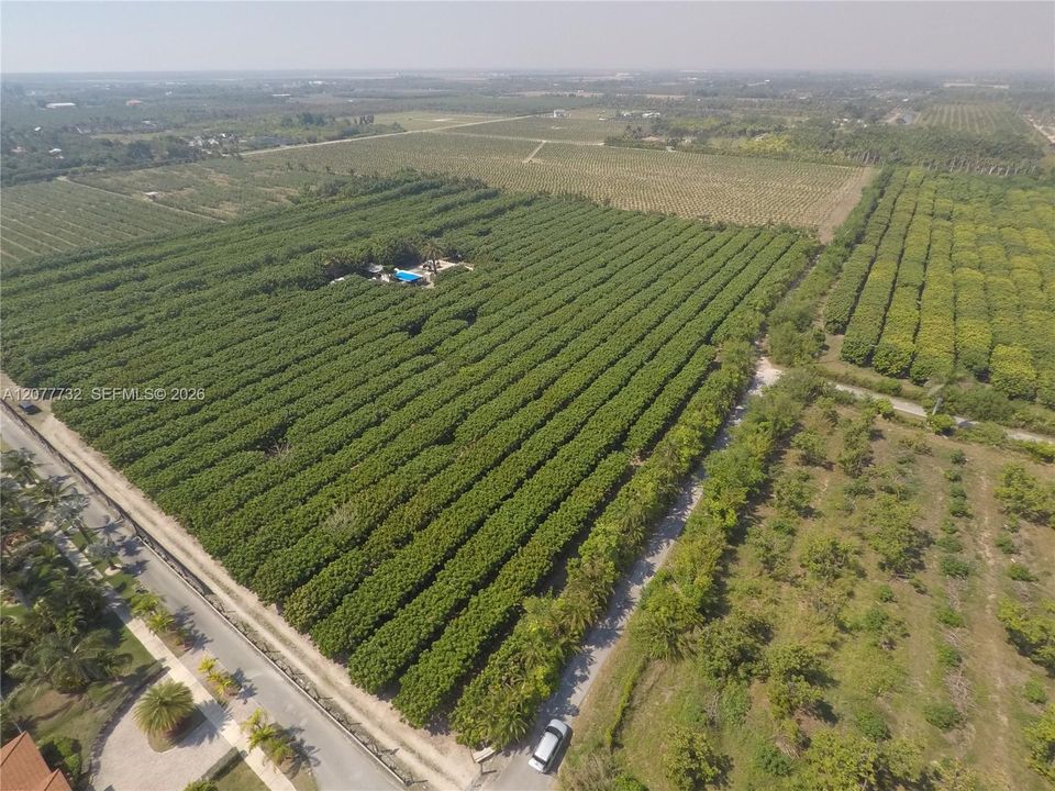 待售: $2,000,000 (10.00 acres)