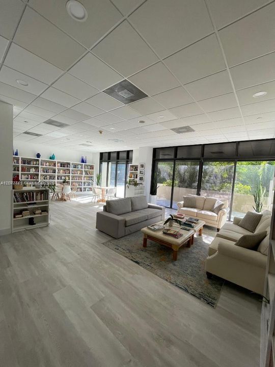 Active With Contract: $4,200 (2 beds, 2 baths, 1249 Square Feet)