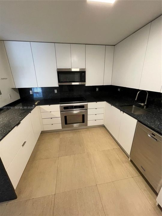 Active With Contract: $4,200 (2 beds, 2 baths, 1249 Square Feet)
