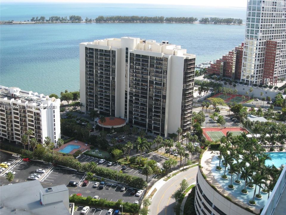 Active With Contract: $4,200 (2 beds, 2 baths, 1249 Square Feet)