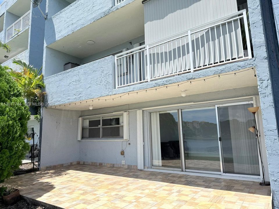 В аренду: $2,400 (2 спален, 1 ванн, 1149 Квадратных фут)