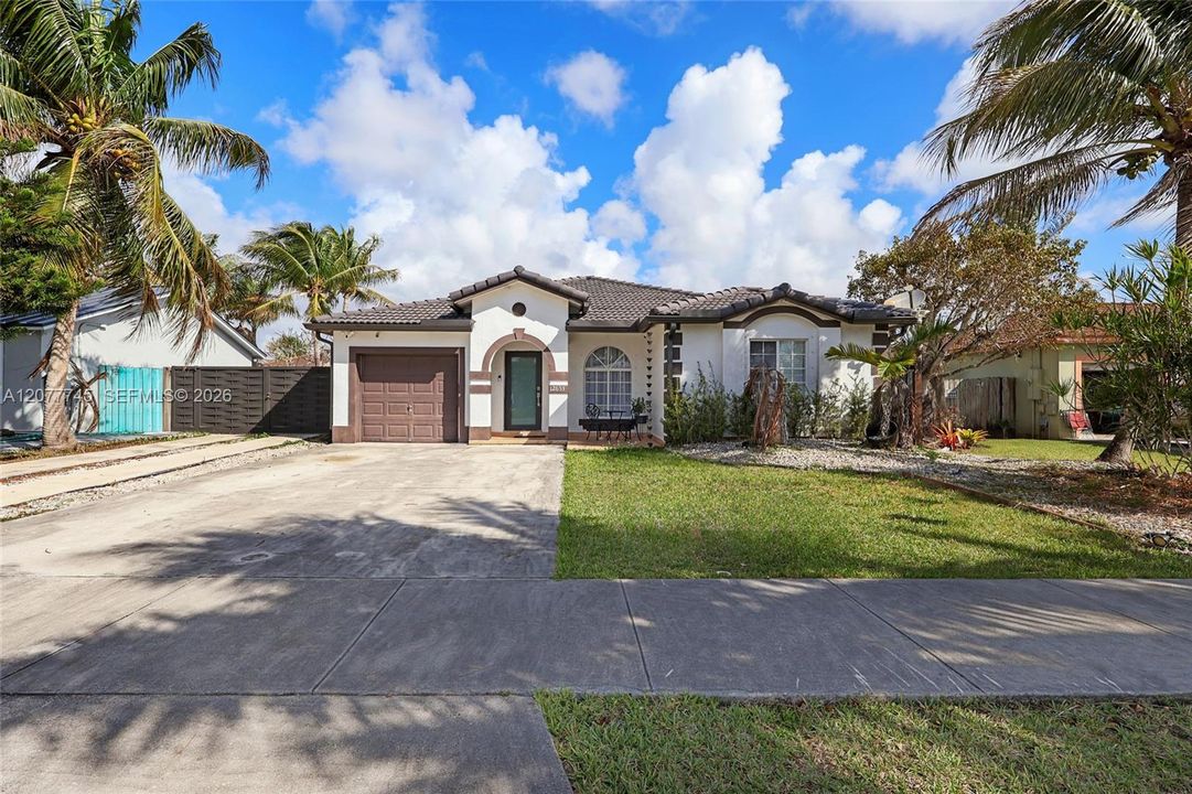 For Rent: $1,500 (0 beds, 1 baths, 1572 Square Feet)