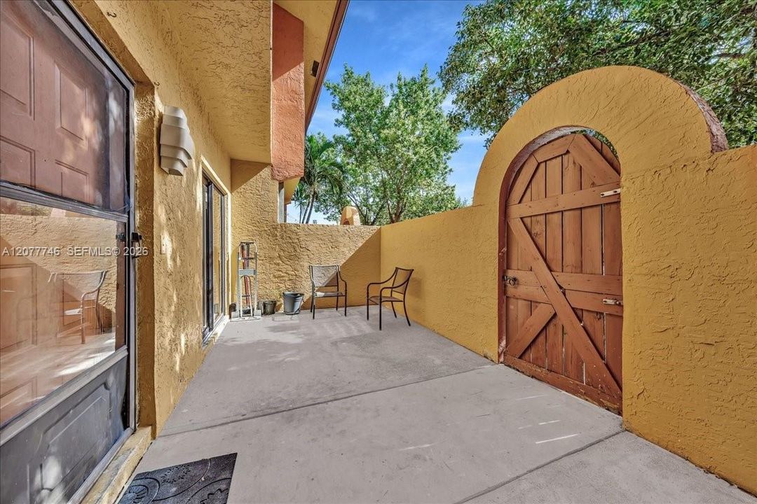 For Sale: $369,900 (3 beds, 2 baths, 2024 Square Feet)
