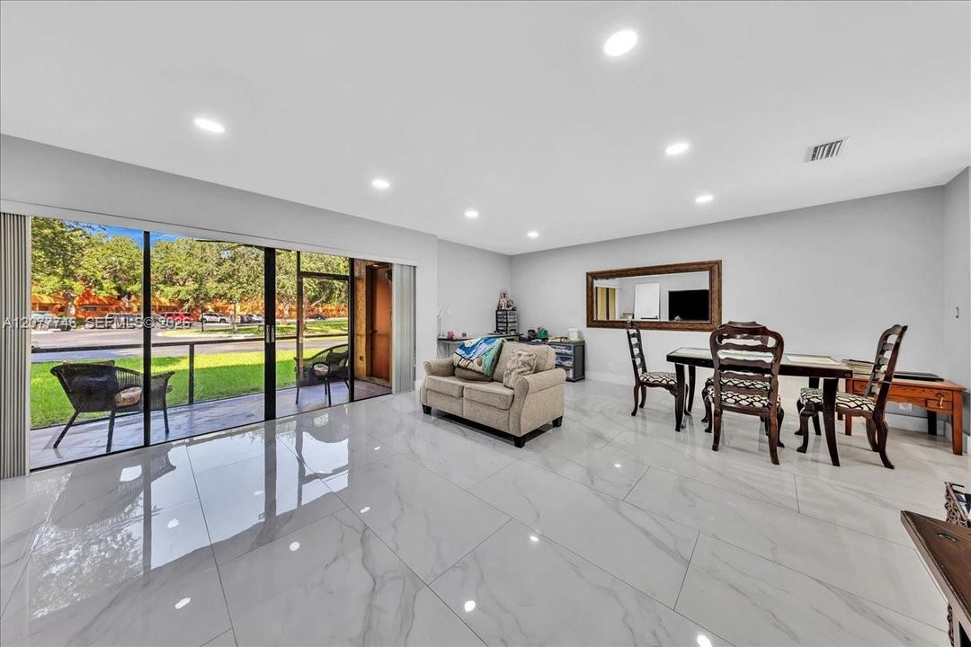 For Sale: $369,900 (3 beds, 2 baths, 2024 Square Feet)