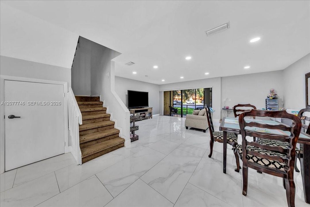 For Sale: $369,900 (3 beds, 2 baths, 2024 Square Feet)