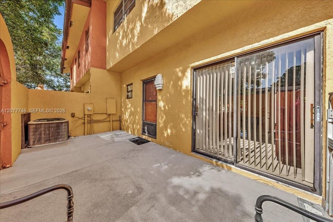 For Sale: $369,900 (3 beds, 2 baths, 2024 Square Feet)