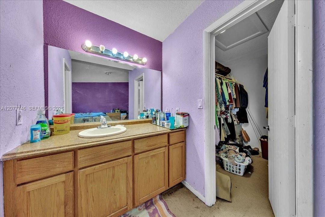 For Sale: $369,900 (3 beds, 2 baths, 2024 Square Feet)