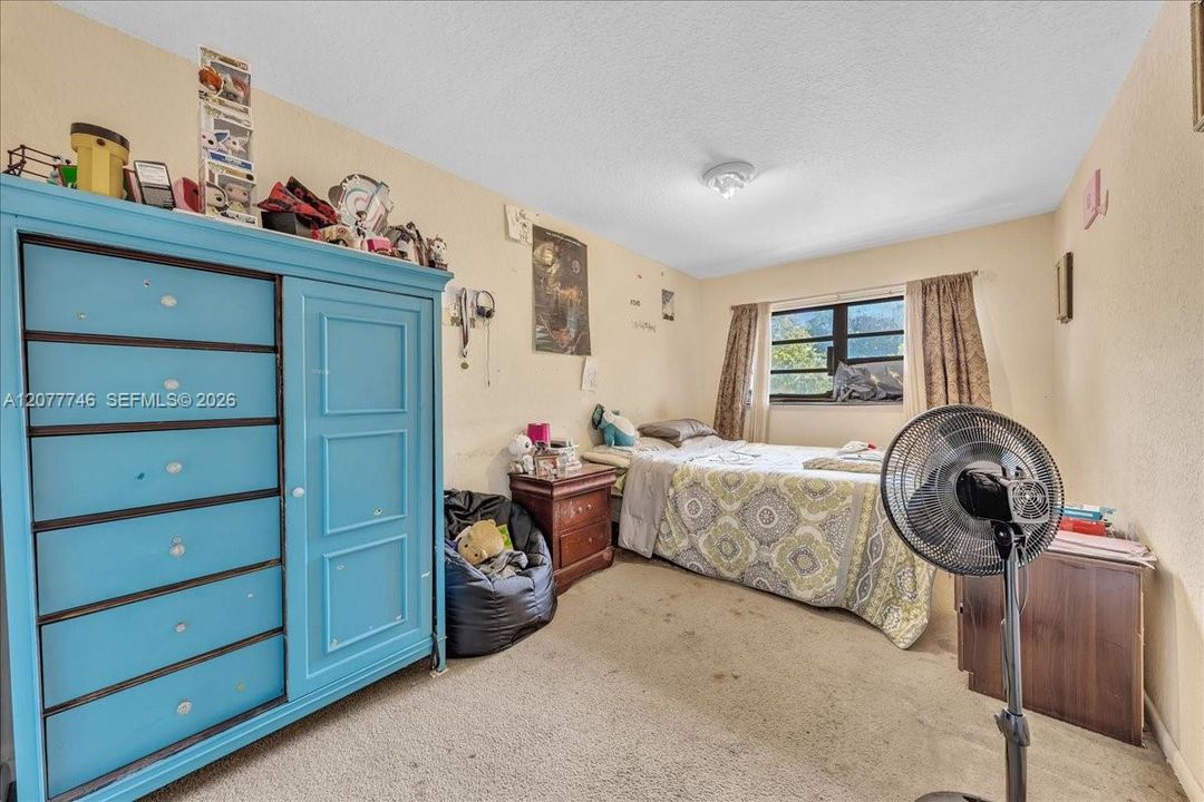For Sale: $369,900 (3 beds, 2 baths, 2024 Square Feet)