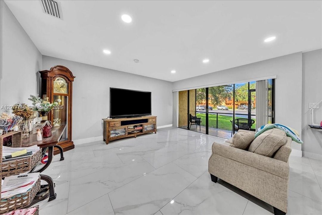 For Sale: $369,900 (3 beds, 2 baths, 2024 Square Feet)
