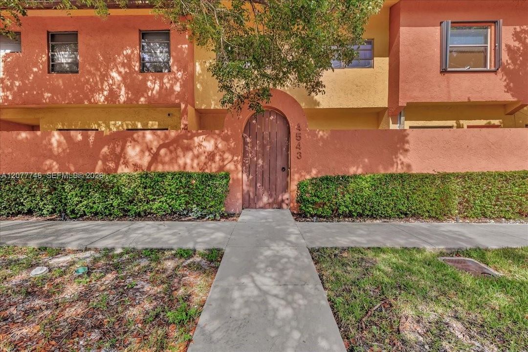 For Sale: $369,900 (3 beds, 2 baths, 2024 Square Feet)
