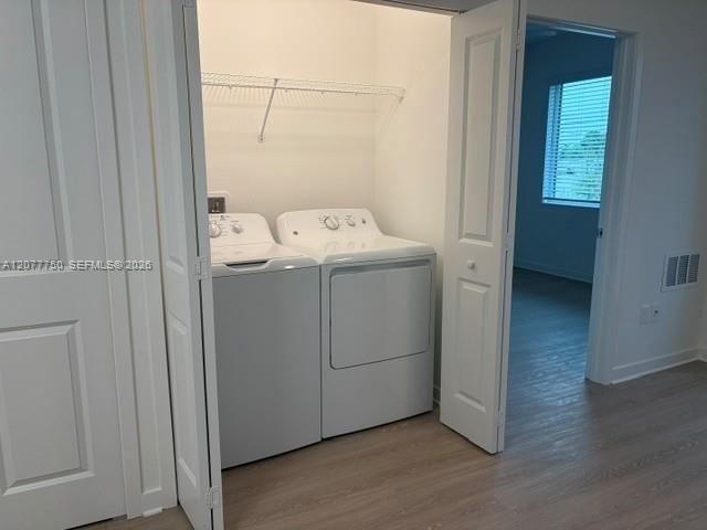 For Rent: $1,075 (2 beds, 2 baths, 865 Square Feet)