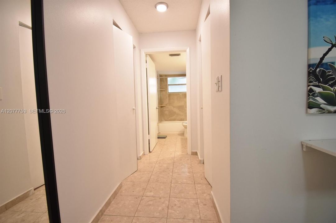 For Rent: $2,400 (1 beds, 1 baths, 685 Square Feet)
