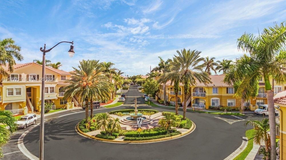 For Rent: $2,950 (2 beds, 2 baths, 1261 Square Feet)