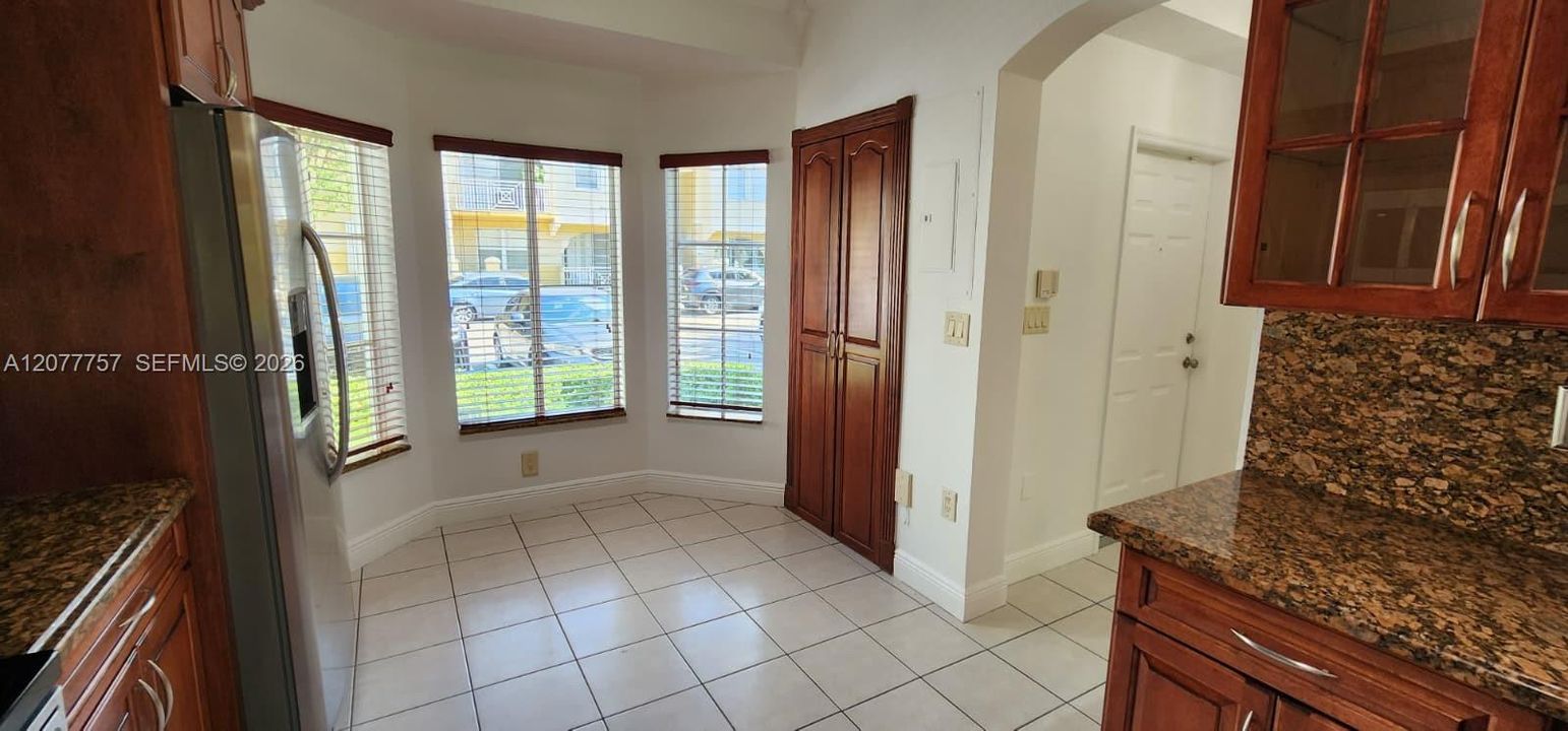For Rent: $2,950 (2 beds, 2 baths, 1261 Square Feet)