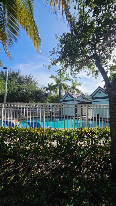 For Rent: $2,950 (2 beds, 2 baths, 1261 Square Feet)
