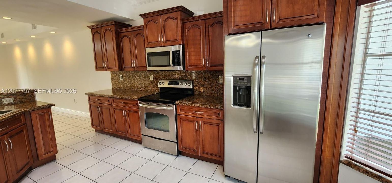 For Rent: $2,950 (2 beds, 2 baths, 1261 Square Feet)