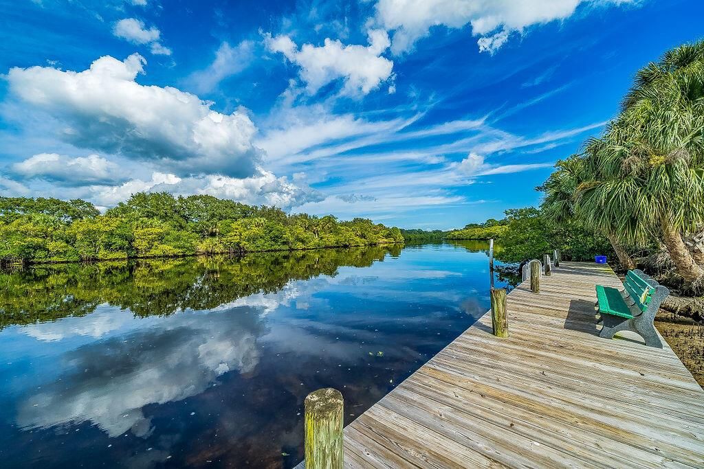 Dock
