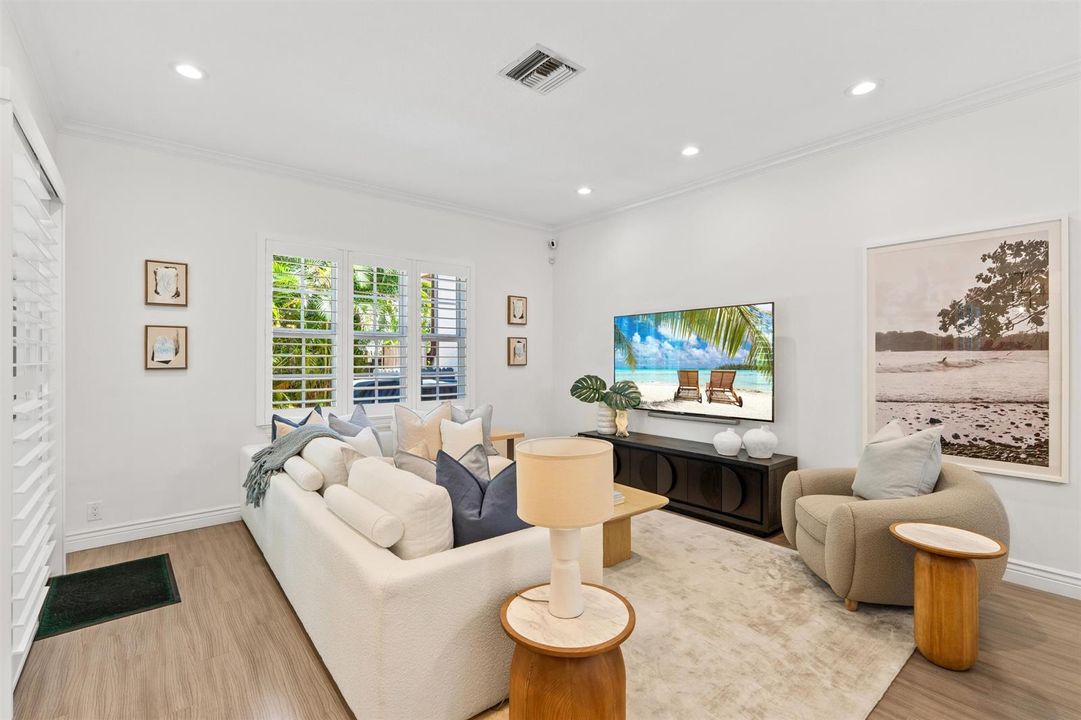 LIVING_ROOM_CLOSE_DT_NEW