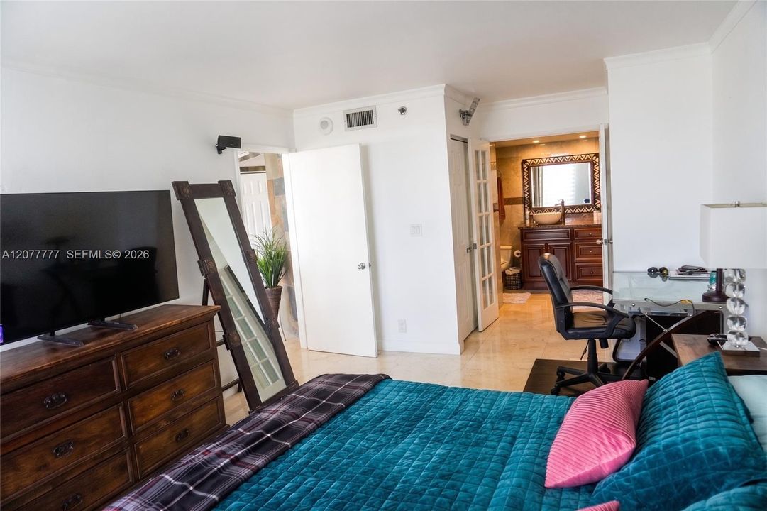 En Venta: $608,000 (2 camas, 2 baños, 1181 Pies cuadrados)