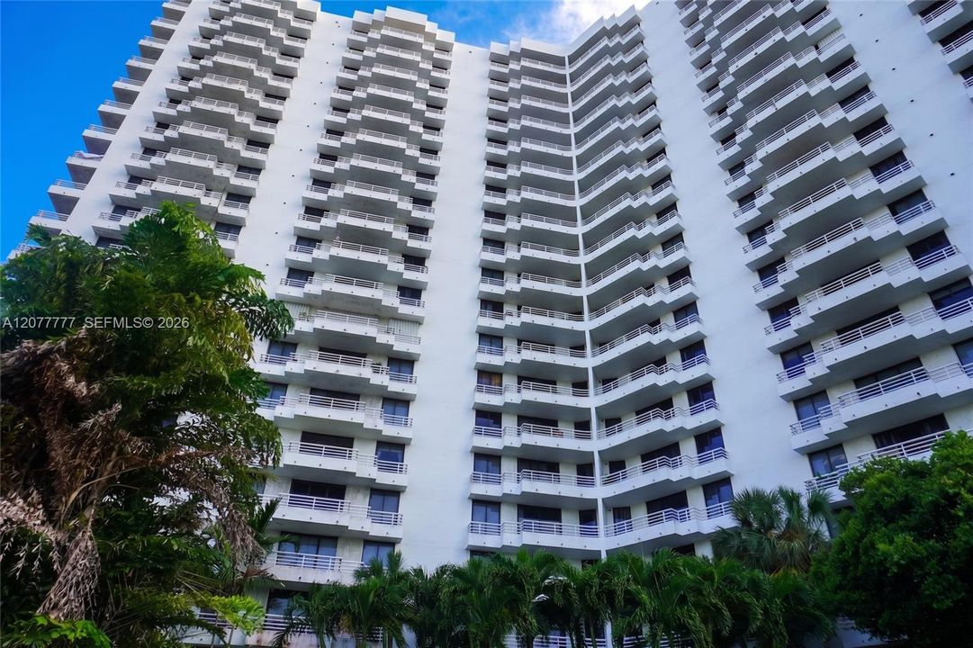 En Venta: $608,000 (2 camas, 2 baños, 1181 Pies cuadrados)