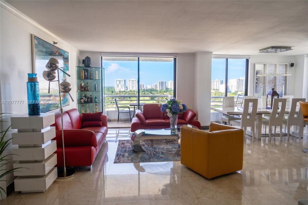 En Venta: $608,000 (2 camas, 2 baños, 1181 Pies cuadrados)