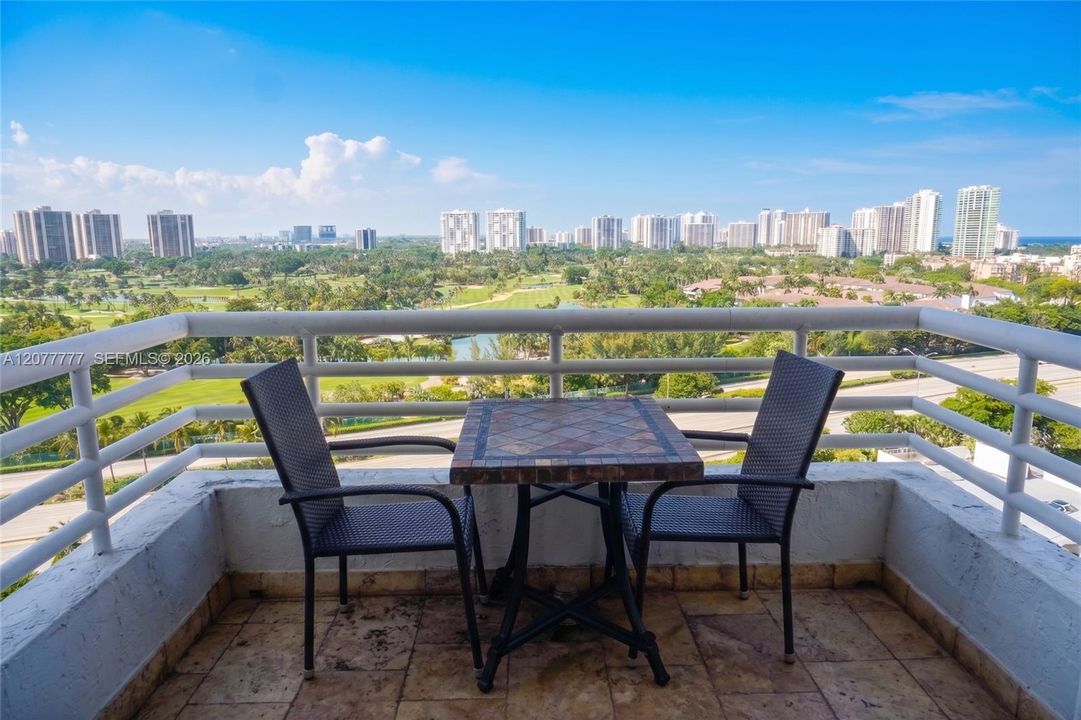 En Venta: $608,000 (2 camas, 2 baños, 1181 Pies cuadrados)