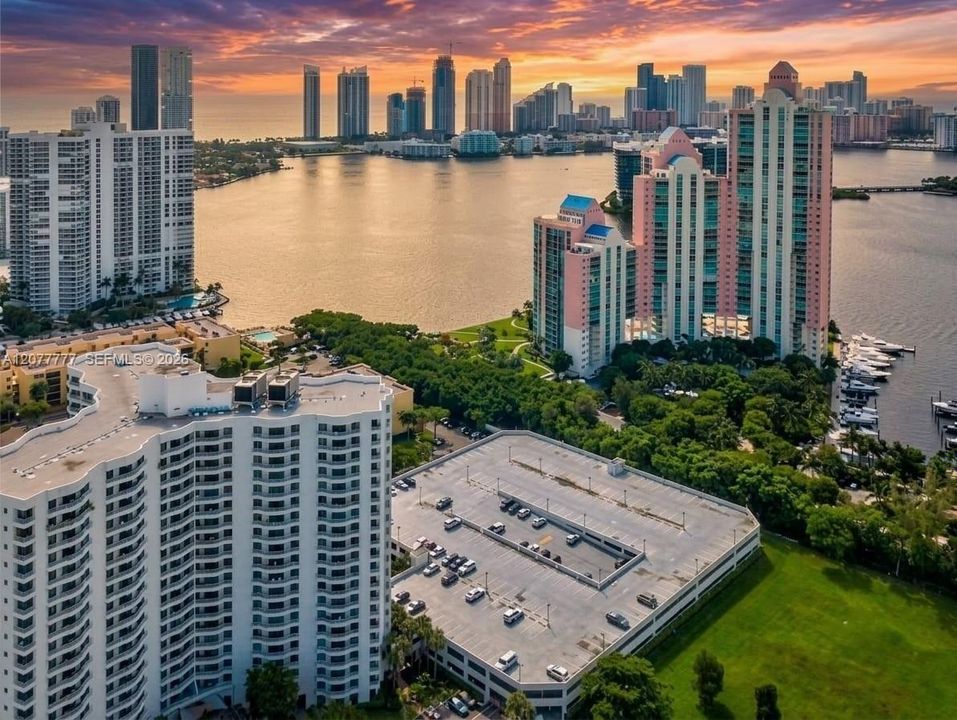 En Venta: $608,000 (2 camas, 2 baños, 1181 Pies cuadrados)