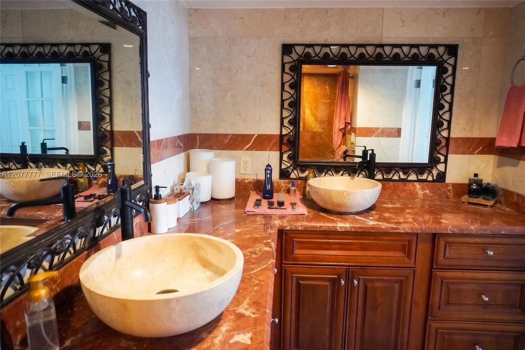 En Venta: $608,000 (2 camas, 2 baños, 1181 Pies cuadrados)