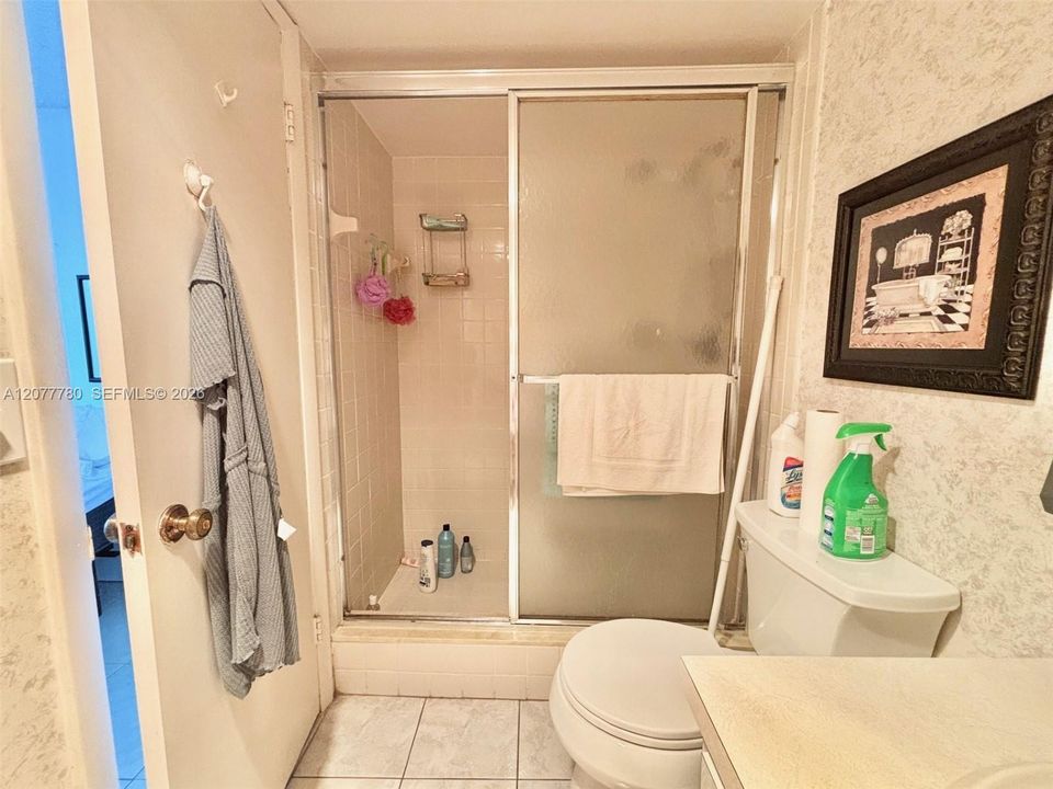 На продажу: $174,900 (2 спален, 2 ванн, 1190 Квадратных фут)