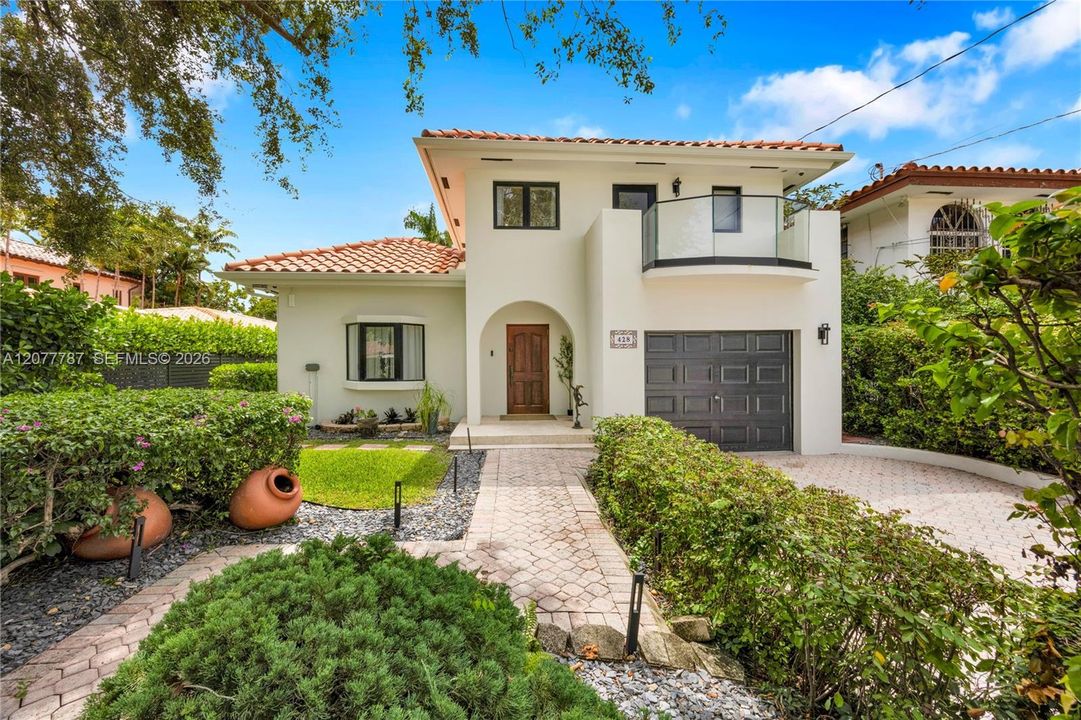 For Sale: $2,995,000 (4 beds, 3 baths, 3140 Square Feet)