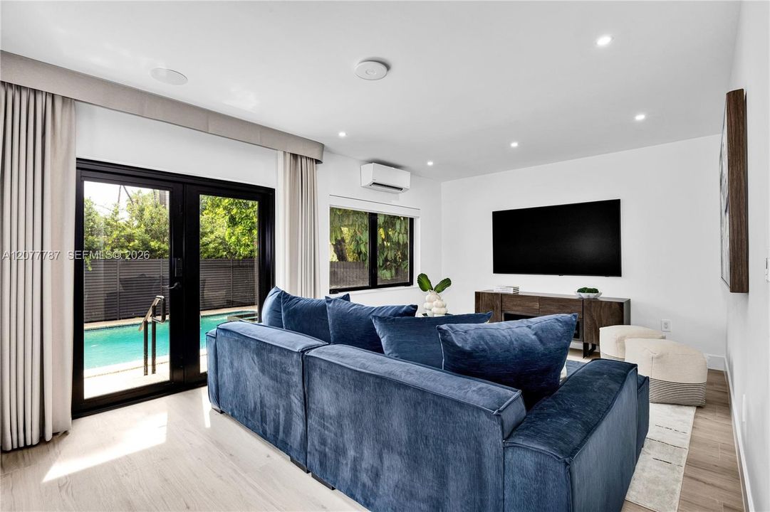 For Sale: $2,995,000 (4 beds, 3 baths, 3140 Square Feet)