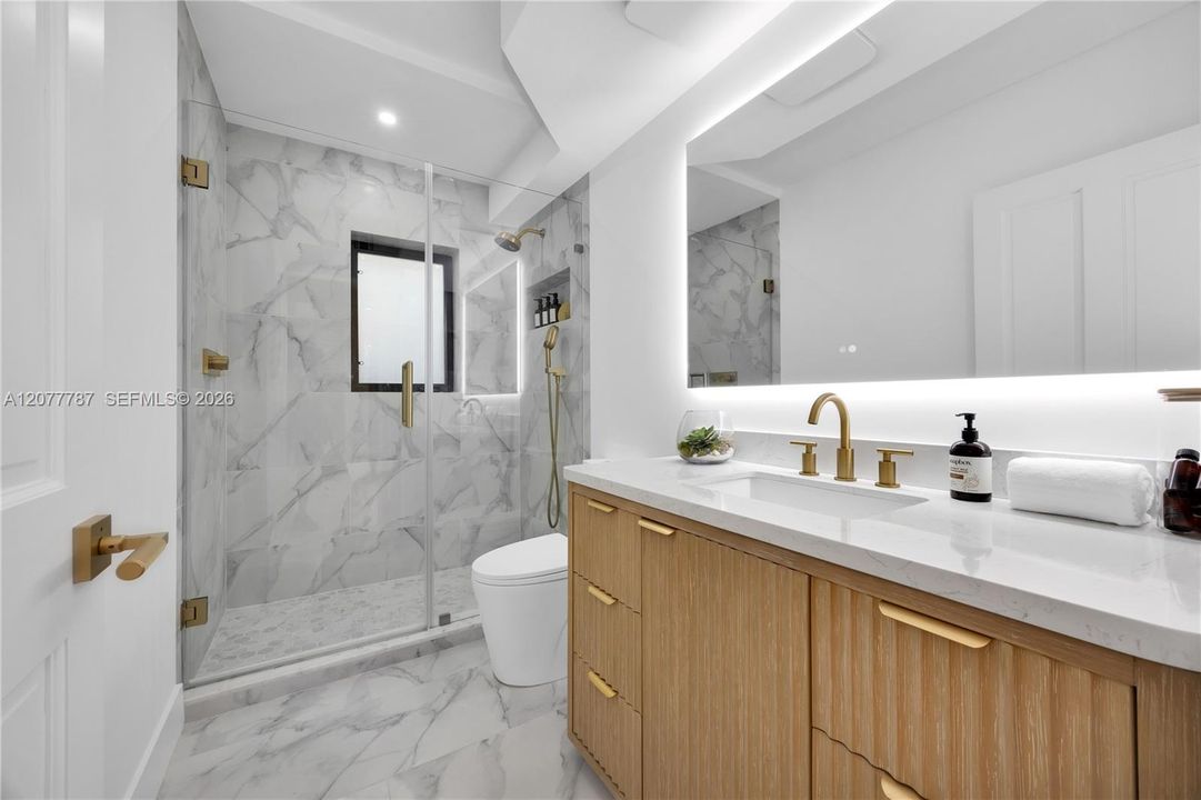 For Sale: $2,995,000 (4 beds, 3 baths, 3140 Square Feet)