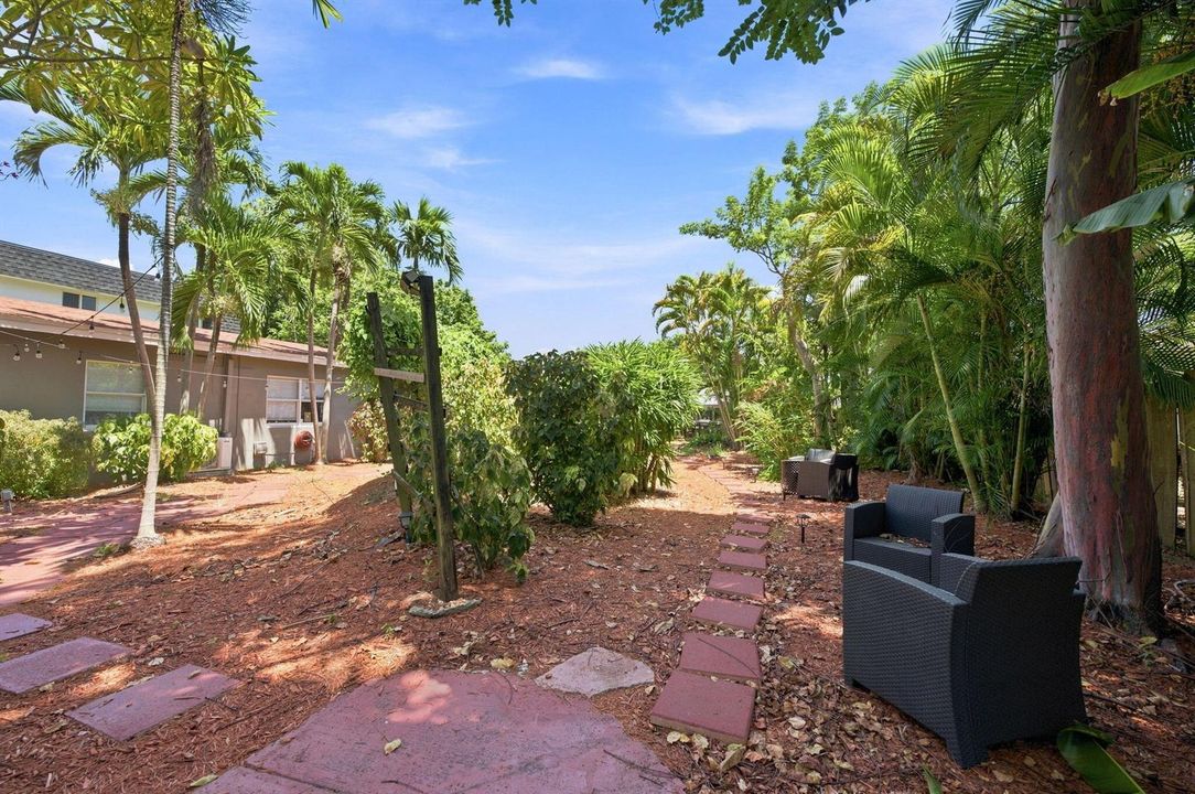28-web-or-mls-1329-ne-5th-ave