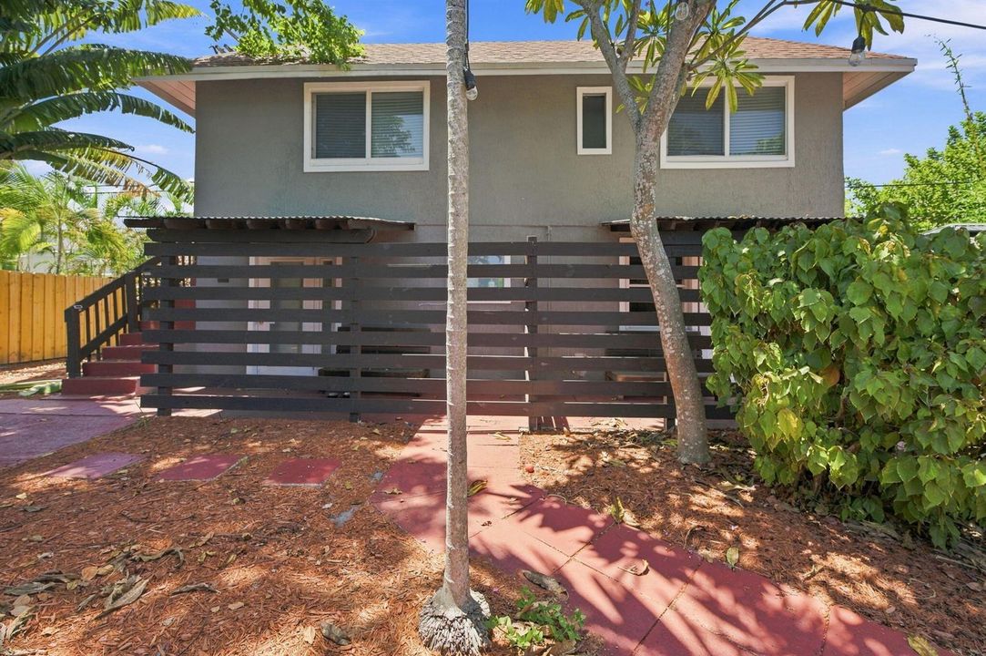 25-web-or-mls-1329-ne-5th-ave