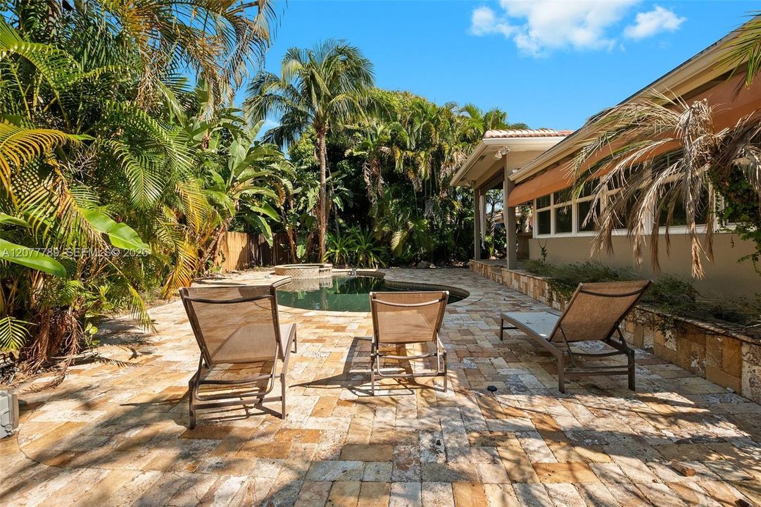 En Venta: $879,000 (3 camas, 2 baños, 1829 Pies cuadrados)