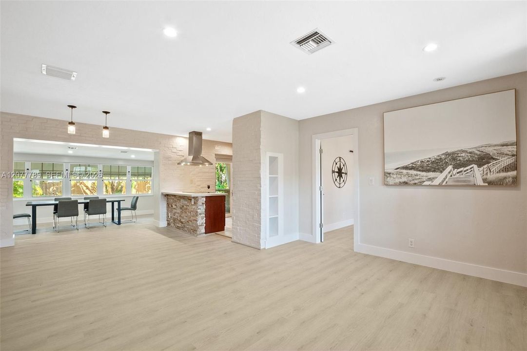 En Venta: $879,000 (3 camas, 2 baños, 1829 Pies cuadrados)