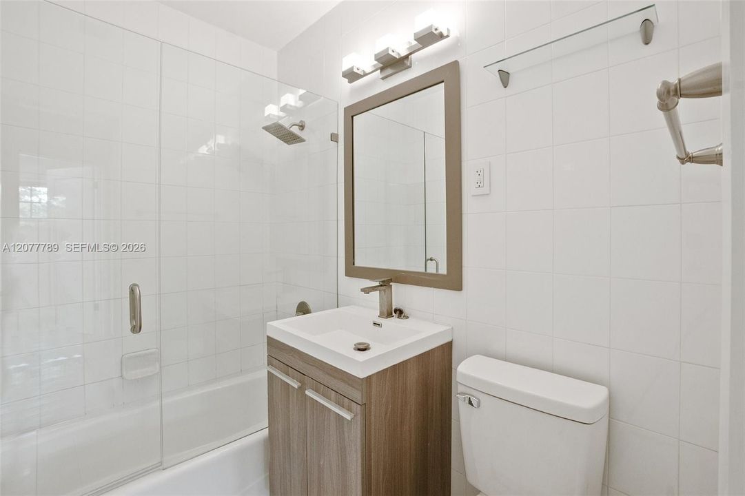En Venta: $879,000 (3 camas, 2 baños, 1829 Pies cuadrados)