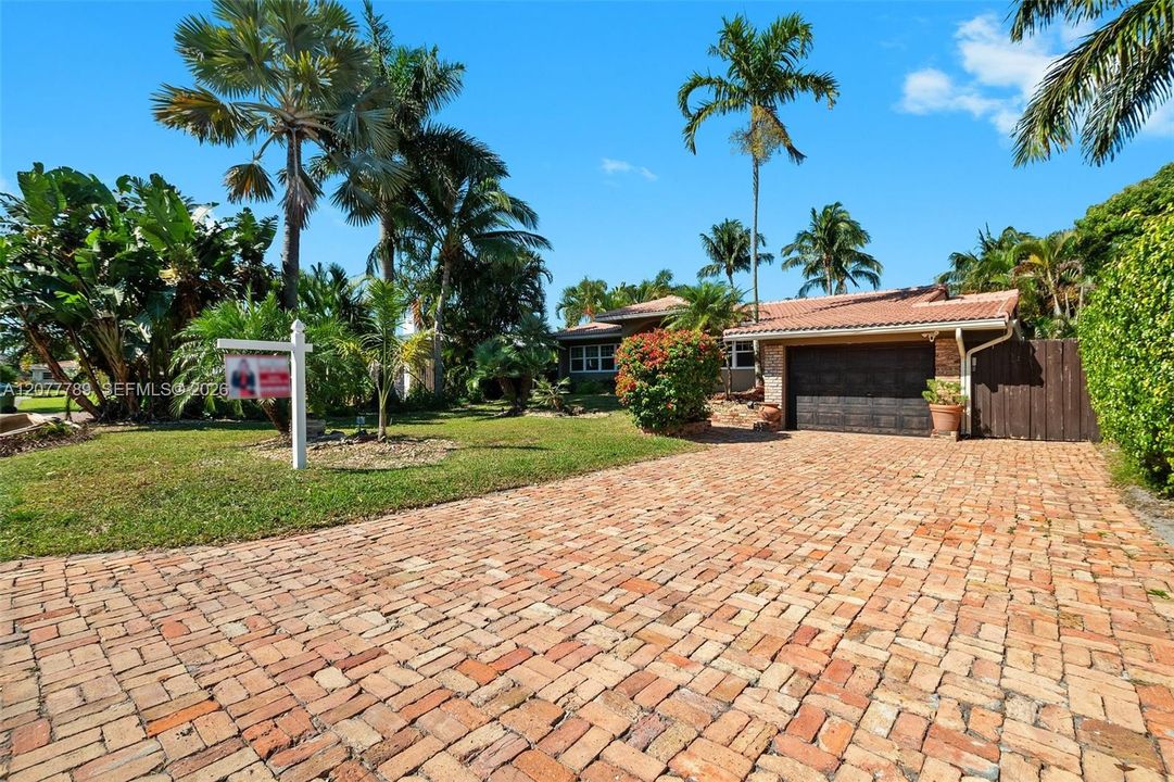 En Venta: $879,000 (3 camas, 2 baños, 1829 Pies cuadrados)